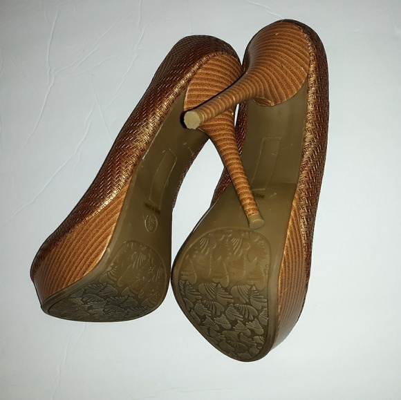 Bronze Just Fab Shoes size 8.5 - Picture 5 of 6